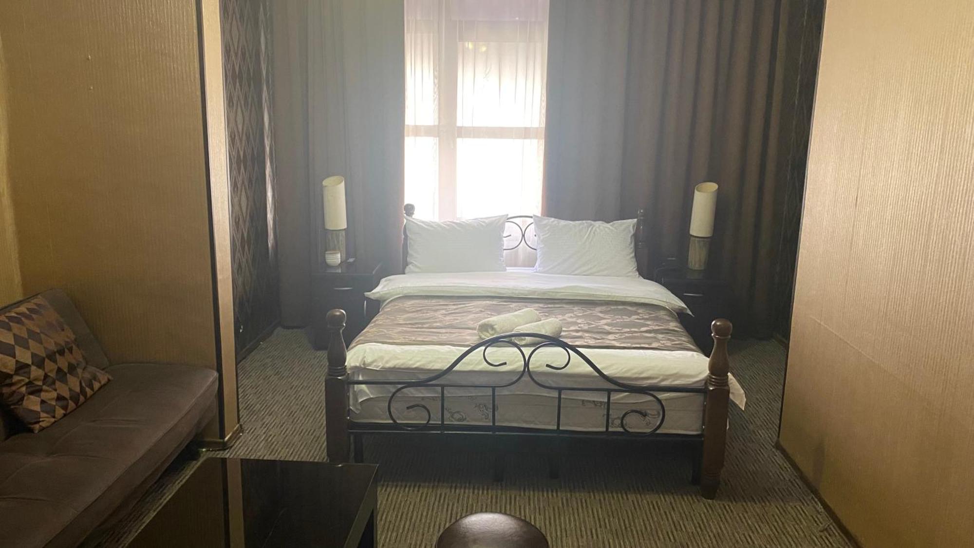 Hotel Old Rustaveli ティビリシ エクステリア 写真